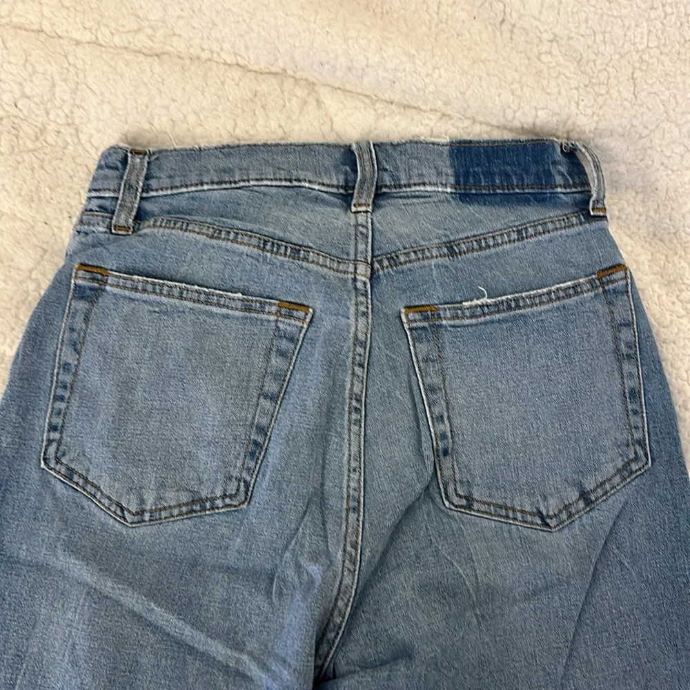 Abercrombie & Fitch Women’s Light Blue Cropped Jeans - Picture 2 of 4